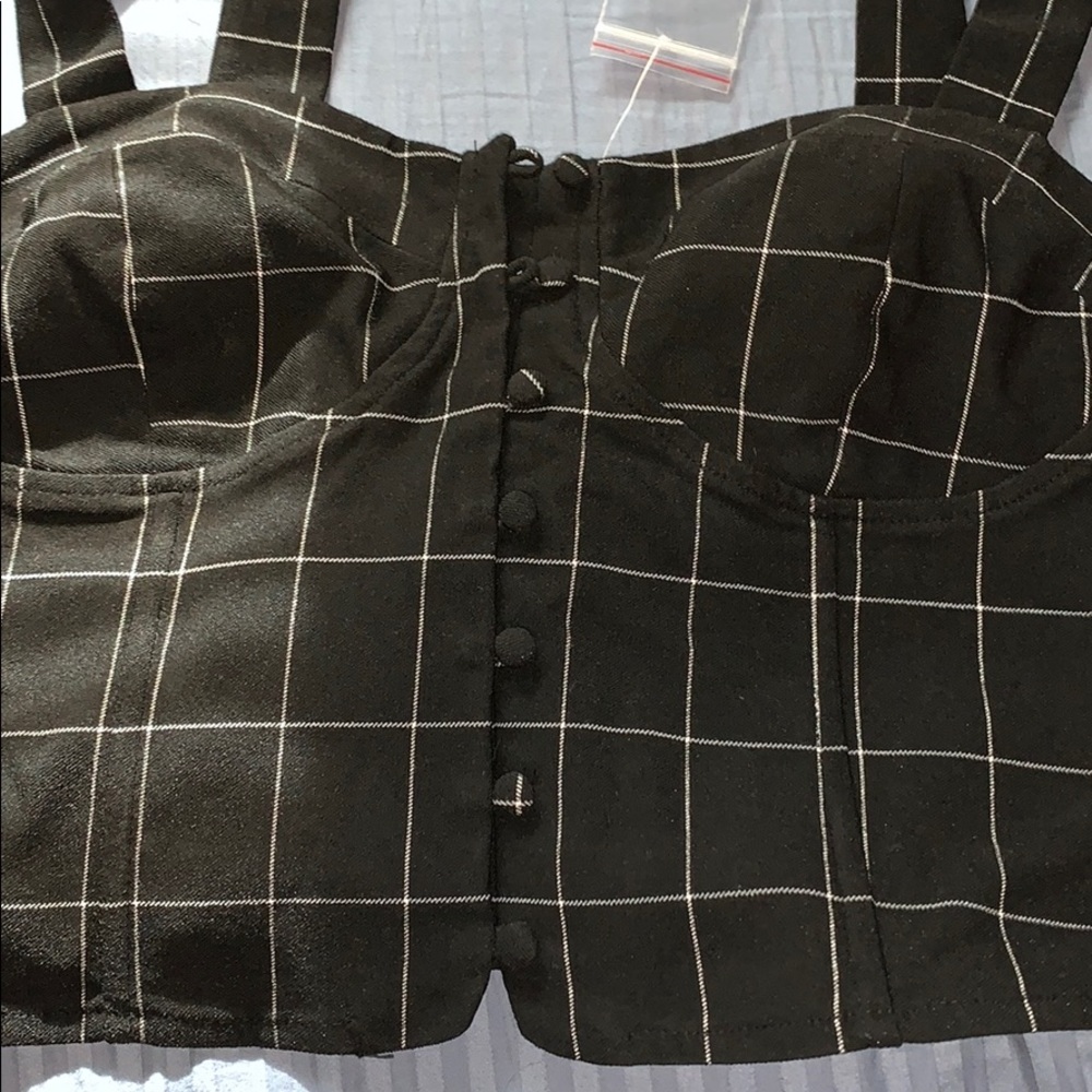 Black crop top with white stripes - Picture 3 of 5